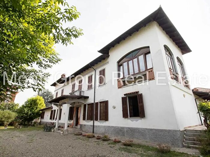 Casa con 15 locali in vendita in Visone