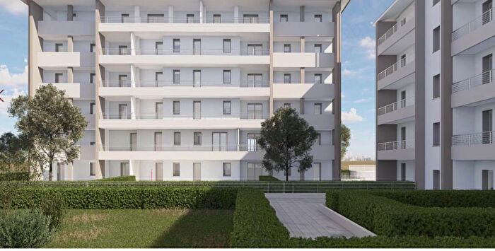 Appartamento trilocale in vendita in Via Gorra, Piacenza