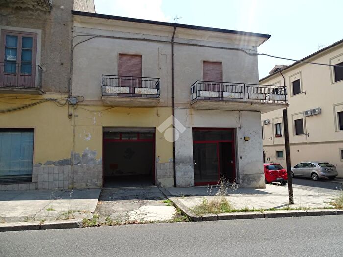Casa trilocale in vendita in Viale della Libertà, Castrovillari