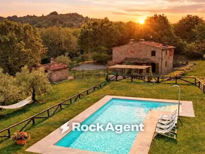 Casa con 6 locali in vendita in Via di Petrognano, Capannori