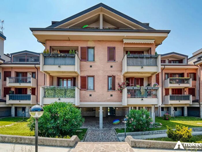 Appartamento trilocale in vendita in Via Malpensata, Casalmaiocco