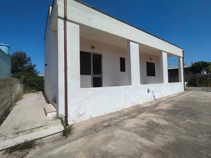 Casa trilocale in vendita in Torre San Giovanni, Ugento