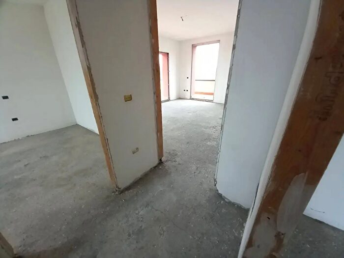 Appartamento trilocale in vendita in Via Duccio Galimberti, Pontedera