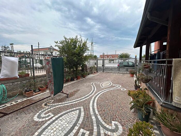 Casa quadrilocale in affitto in Via Dino Campana, Quarto