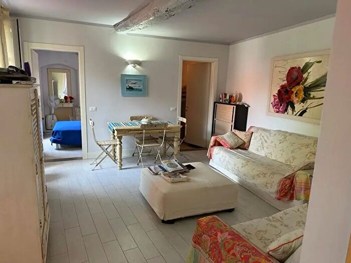 Appartamento trilocale in vendita in Lerici