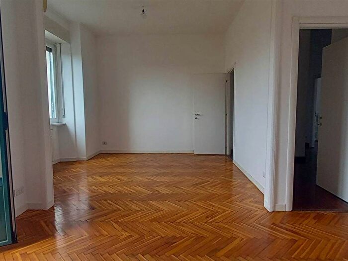 Appartamento quadrilocale in affitto in Viale Gabriele D'Annunzio, Corso Genova, Milano