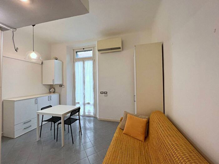 Appartamento monolocale in affitto in Via Orti, Quadronno Crocetta, Milano