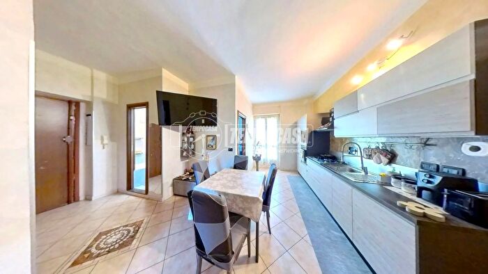 Appartamento trilocale in vendita in Via Courmayeur, Torino