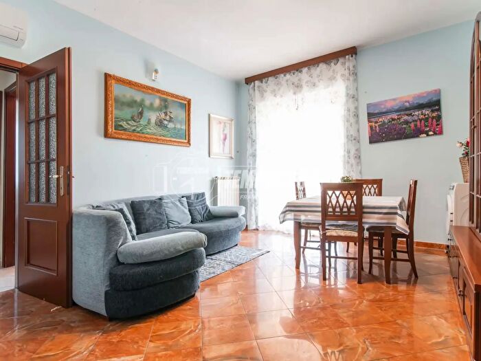 Appartamento trilocale in vendita in Via Monterubiano, Veniano