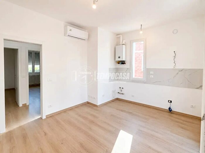 Appartamento trilocale in vendita in Via Mantegna, Bologna