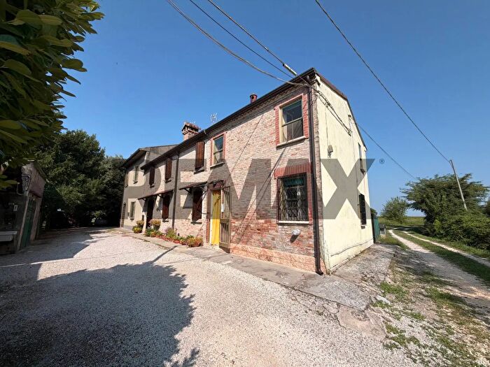 Appartamento trilocale in vendita in Via Capriolo, Copparo