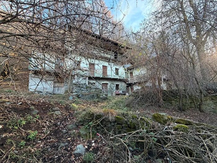 Casa con 5 locali in vendita in Borgata Magnotti, Condove