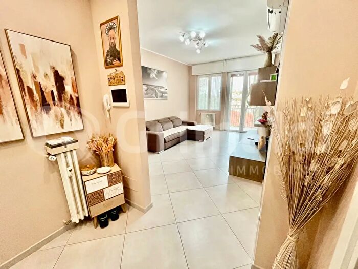 Appartamento trilocale in vendita in Via da Giussano, Rho