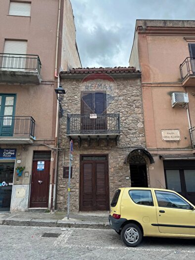 Casa quadrilocale in vendita in Via Cartagine, Caccamo