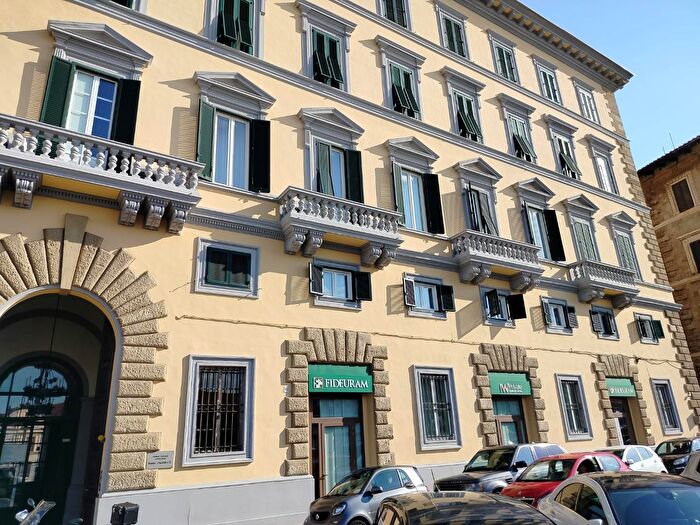 Appartamento con 8 locali in vendita in Livorno