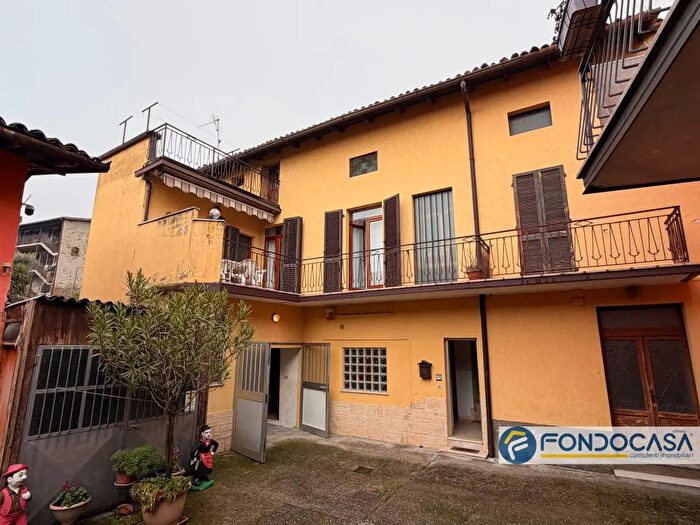 Appartamento quadrilocale in vendita in Via Monte, Capriolo