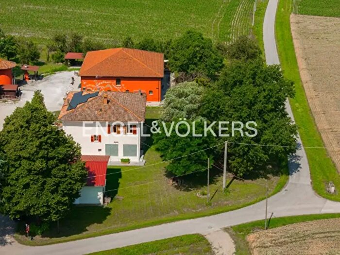 Casa con 6 locali in vendita in Via Bastardina di Sopra, Galliera
