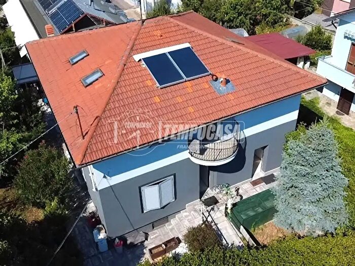 Casa con 12 locali in vendita in Via Madonna, Druento
