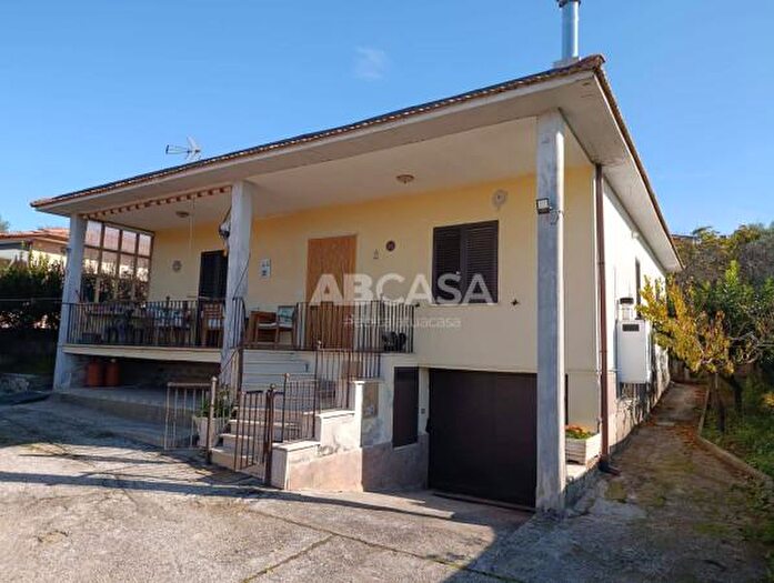 Casa quadrilocale in vendita in Via Sorgente Caitanella, Velletri