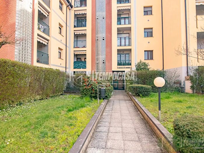 Appartamento trilocale in vendita in Via Martiri di Marzabotto, Senago