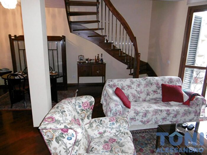 Appartamento con 5 locali in affitto in Empoli