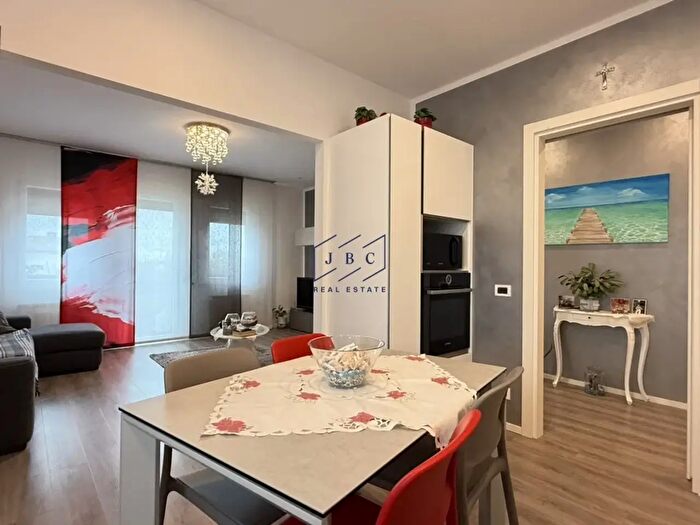 Appartamento trilocale in vendita in Viale San Pio X, Oderzo