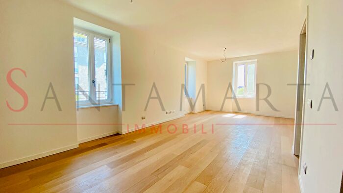 Appartamento trilocale in affitto in Via Andrea Solari, Milano