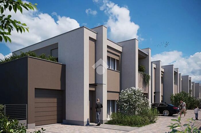 Appartamento quadrilocale in vendita in Via Roma, Carpi