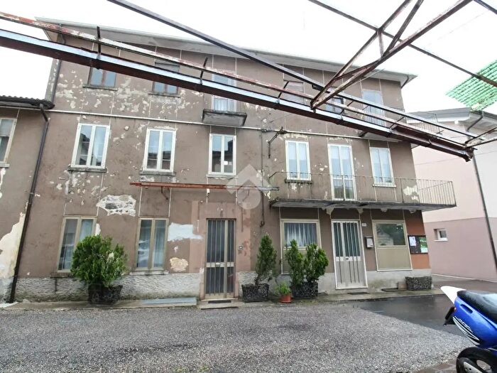 Casa con 6 locali in vendita in Via Campanella, Altissimo