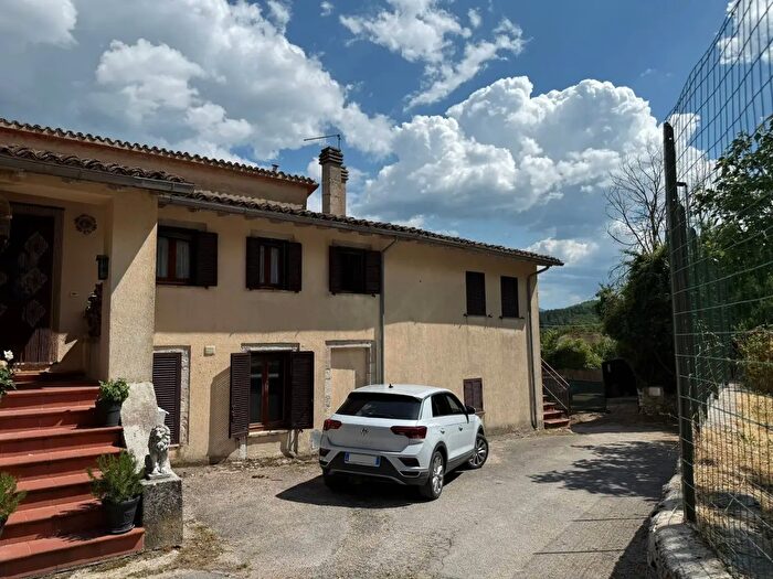 Appartamento con 5 locali in vendita in Cerreto di Spoleto Macchia, Cerreto Di Spoleto