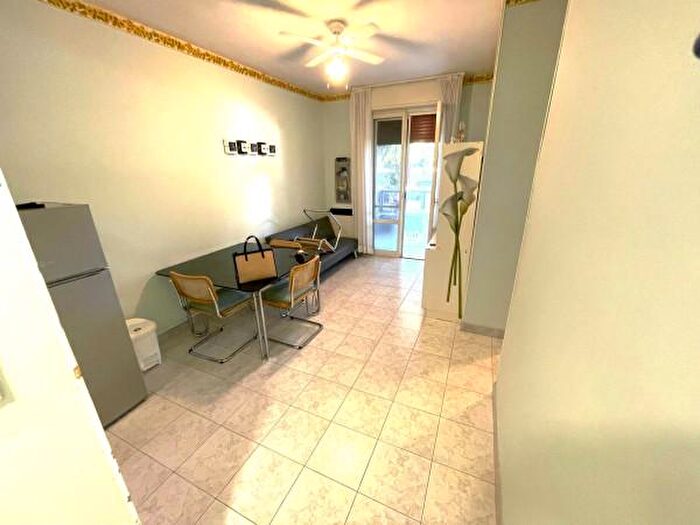 Appartamento trilocale in vendita in Viale Giosuè Carducci, Comacchio