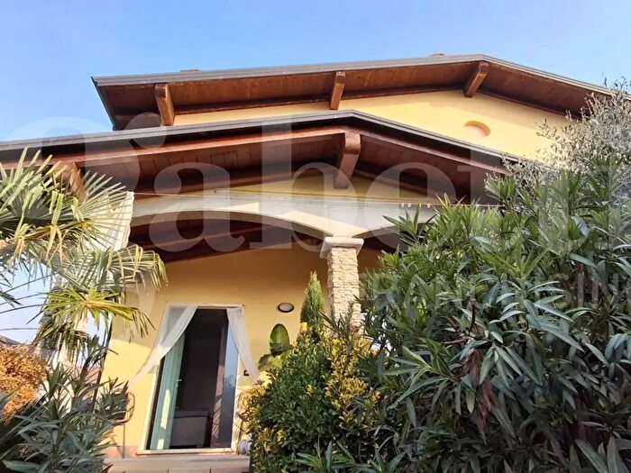 Casa quadrilocale in vendita in Via Don Milani, Gossolengo