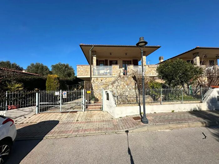 Casa con 10 locali in vendita in Via dei Pioppi, Follonica