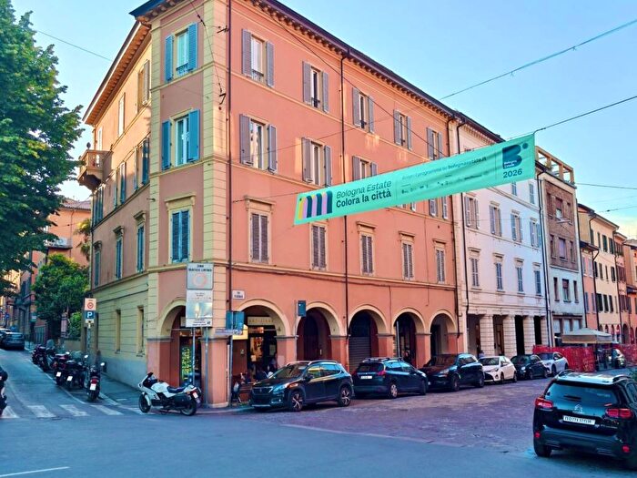Appartamento trilocale in affitto in Via Massimo dAzeglio, Saragozza dentro le Mura, Bologna