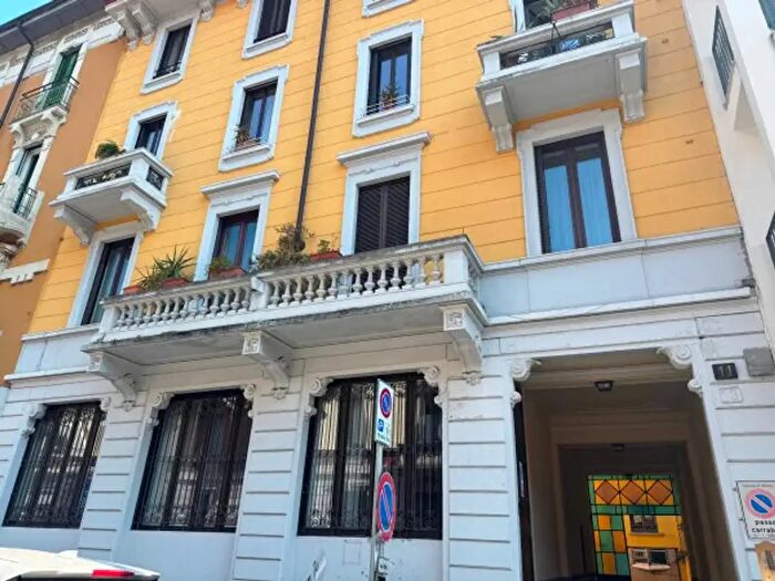 Appartamento trilocale in vendita in Via Carlo Poma, Milano