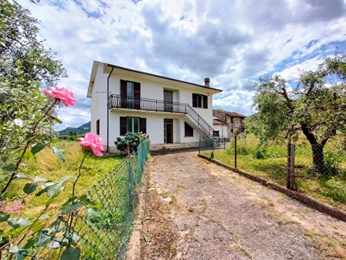 Casa con 6 locali in vendita in Via Colle Asparagi Ceprano, Ceprano