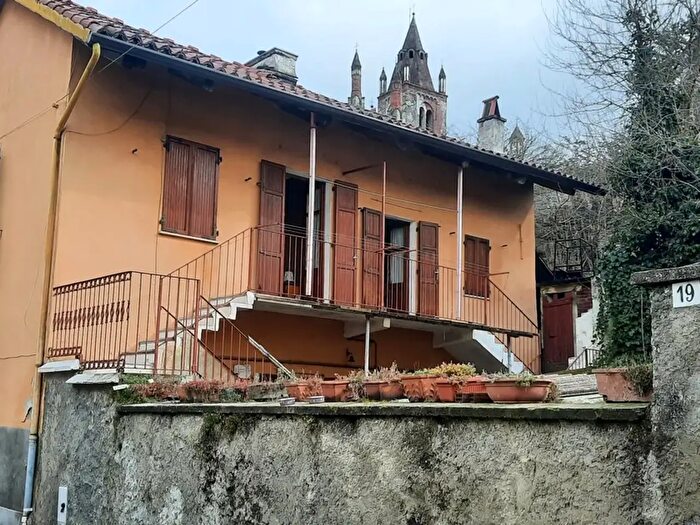 Casa con 9 locali in vendita in Via Sa Pietro, Avigliana
