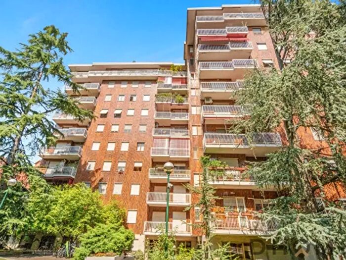 Appartamento bilocale in vendita in Viale San Gimignano, Milano