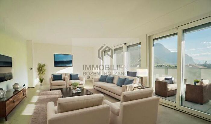 Appartamento con 5 locali in vendita in Via John Fitzgerald Kennedy, Laives