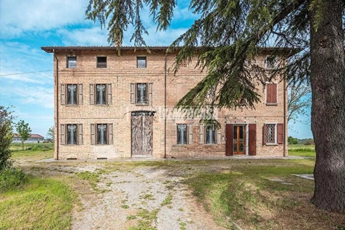 Casa con 5 locali in vendita in Via della Polita, Reggio Emilia