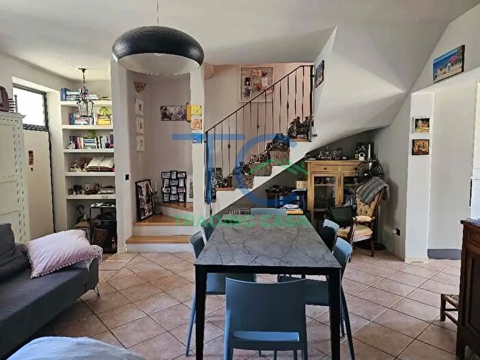 Casa quadrilocale in vendita in Via Roma, Calendasco