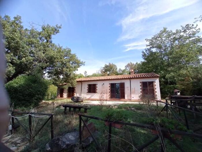 Casa con 6 locali in vendita in Manciano