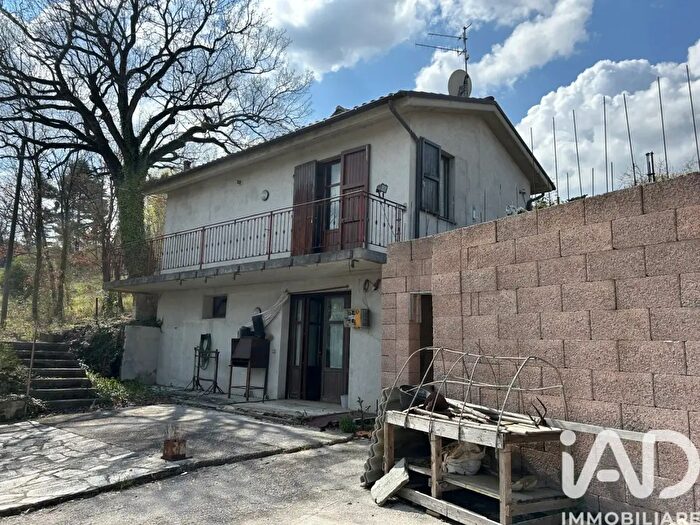 Casa trilocale in vendita in Via Contrada Vaglie, Tolentino