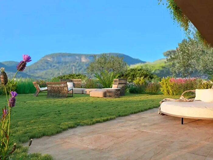 Appartamento quadrilocale in vendita in Via Cadana, Finale Ligure