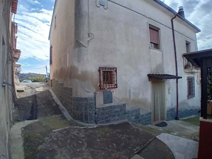 Casa quadrilocale in vendita in Via Motta, Zumpano