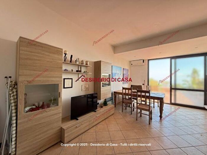 Appartamento trilocale in vendita in Via Lancenia, Cefalu