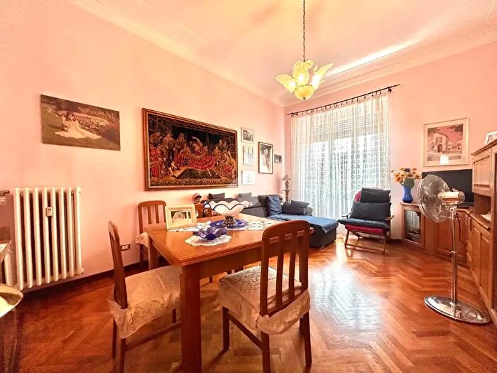 Appartamento trilocale in vendita in Via Susa, Torino