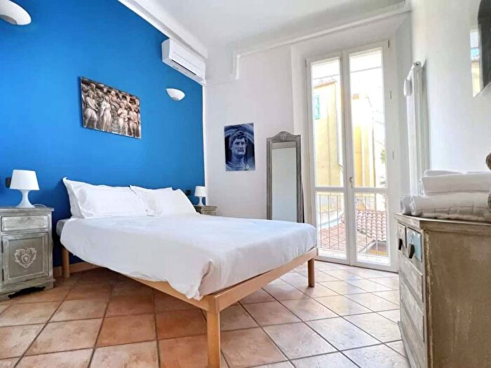 Appartamento trilocale in affitto in Via Mascarella, Irnerio, Bologna