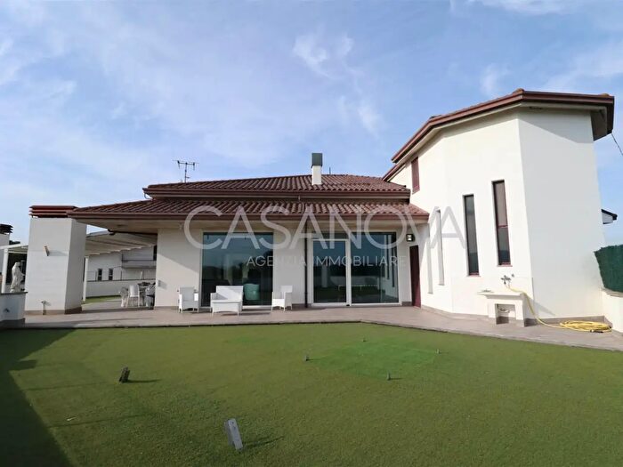 Case in Vendita e in Affitto - 2