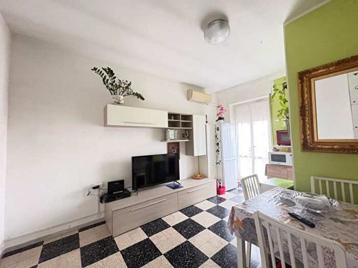 Appartamento bilocale in affitto in Via Monfalcone, Cimiano, Milano